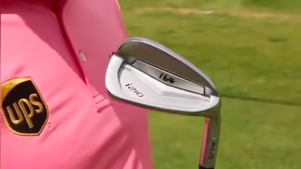 Are you allowed to write your yardages on your golf clubs?